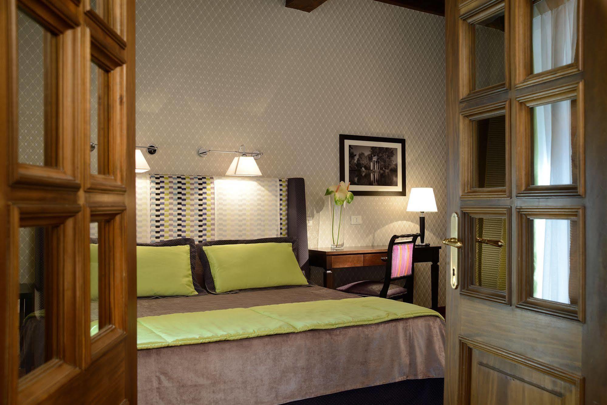 Frattina 122 Hotel Рим Екстериор снимка