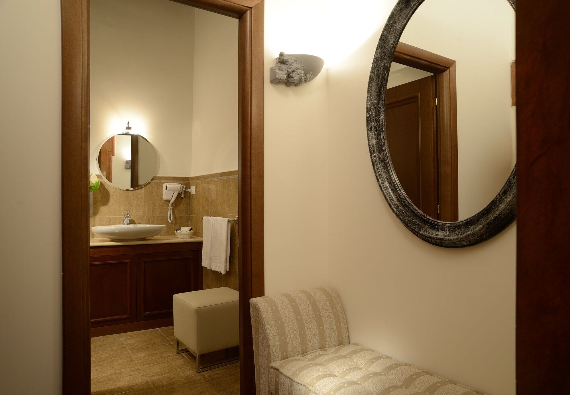 Frattina 122 Hotel Рим Екстериор снимка
